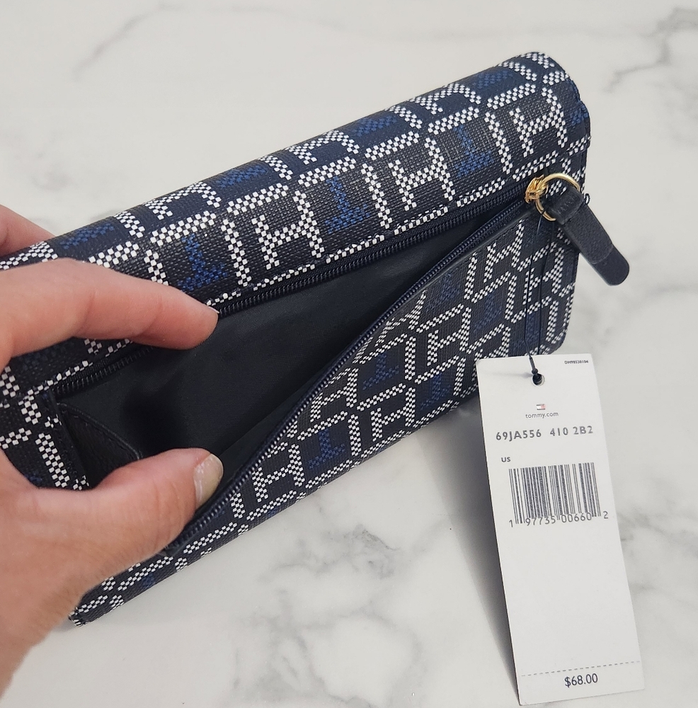 NWT Tommy Hilfiger Navy and Black Monogram Trifold Wallet - Picture 5 of 14